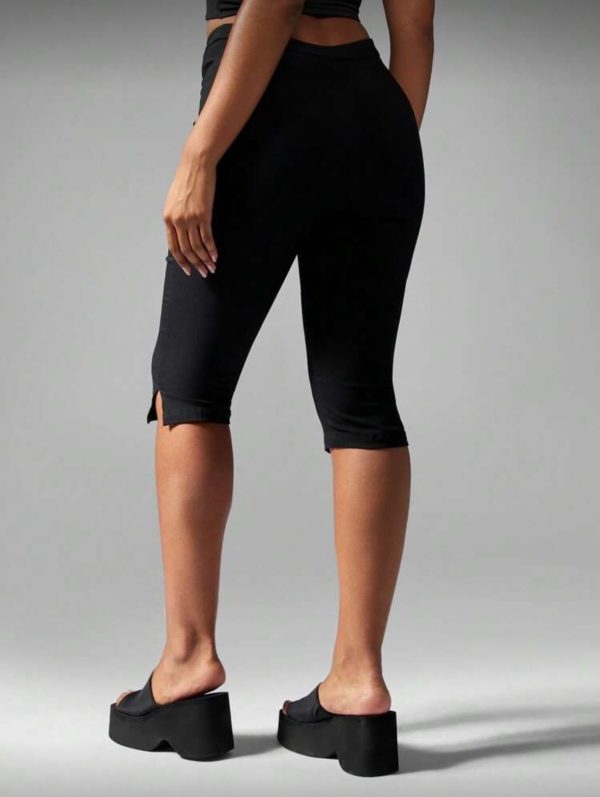 Black capri pant